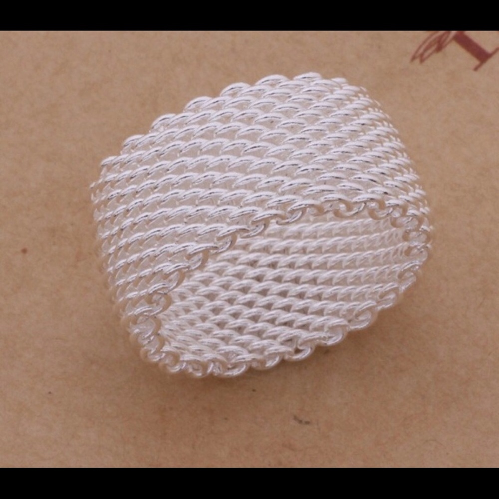Chic, cute ring